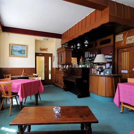 L'hote Antique