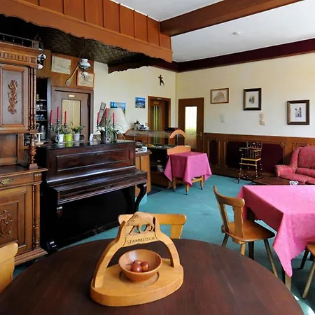 L'hote Antique Bed & Breakfast 3*