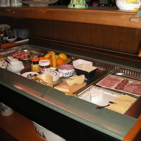 L'hote Antique Bed & Breakfast 3*
